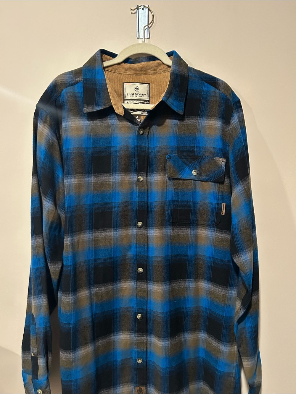 Legendary Whitetails Men's Blue & Black Plaid Flannel Shirt